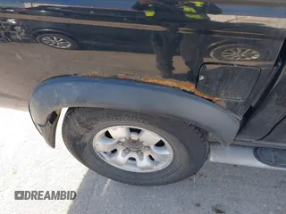 2000 Nissan Frontier XE z VIN 1N6ED27Y7YC341338, wystawiony jako IAAI lot #41486231 z przebiegiem 311 040 mil mil oraz . Historia ofert i sprzedaży dostępna na DreamBid. Obrazek 6.