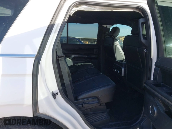 2018 Ford Expedition XLT with VIN 1FMJU1HT5JEA18863, listed as a IAAI auction lot 41815687 with 96,544 mi miles. Bid and sale history available at carsss.com. Image 8.