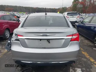 2014 Chrysler 200 LX z VIN 1C3CCBAB3EN207979, wystawiony jako IAAI lot #40997988 z przebiegiem 120 198 mil mil oraz . Historia ofert i sprzedaży dostępna na DreamBid. Obrazek 16.