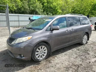 2011 Toyota Sienna XLE z VIN 5TDDK3DCXBS014134, wystawiony jako Copart lot #55124725 z przebiegiem 193 629 mil mil oraz Szkoda całkowita • Salvage title. Historia ofert i sprzedaży dostępna na DreamBid. Obrazek 1.