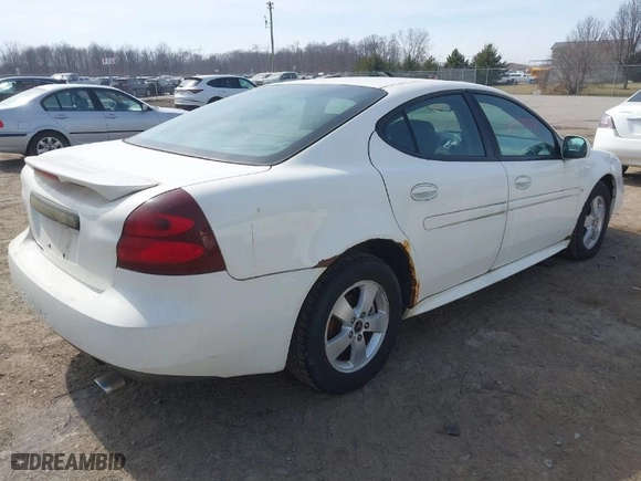 2006 Pontiac Grand Prix with VIN 2G2WP552861105576, listed as a IAAI auction lot 41795538 with 147196 miles. Bid and sale history available at carsss.com. Image 4.