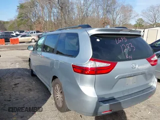 2019 Toyota Sienna XLE Auto Access Seat with VIN 5TDYZ3DC5KS011283, listed as a IAAI auction lot 41569183 with 140,456 mi miles. Bid and sale history available at carsss.com. Image 3.