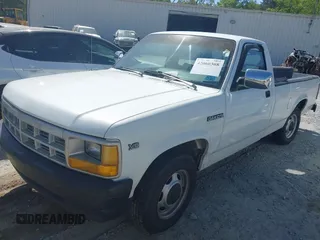 1991 Dodge Dakota S z VIN 1B7GL26XXMS302752, wystawiony jako IAAI lot #42060308 z przebiegiem 158 000 mil mil oraz . Historia ofert i sprzedaży dostępna na DreamBid. Obrazek 17.
