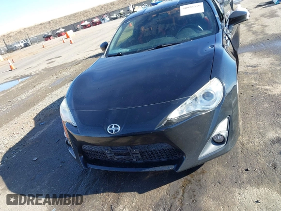 2014 Scion FR-S z VIN JF1ZNAA18E9700718, wystawiony jako IAAI lot #40958319 z przebiegiem 104 010 mil mil oraz . Historia ofert i sprzedaży dostępna na DreamBid. Obrazek 13.
