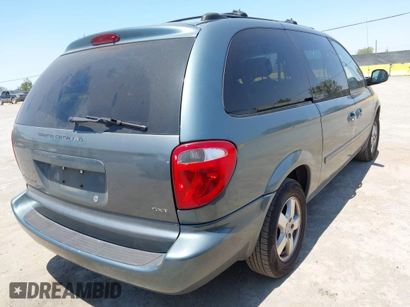 2005 Dodge Caravan SXT with VIN 2D4GP44L95R565529, listed as a IAAI auction lot 42460426 with 97,882 mi miles and . Bid and sale history available at DreamBid. Image 4.
