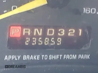1999 Chevrolet Astro Cargo YF7 z VIN 1GBDM19W7XB184567, wystawiony jako IAAI lot #42422713 z przebiegiem 235 859 mil mil oraz . Historia ofert i sprzedaży dostępna na DreamBid. Obrazek 7.