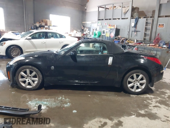 2004 Nissan 350Z Touring with VIN JN1AZ36AX4T014409, listed as a IAAI auction lot 41610945 with 86,756 mi miles. Bid and sale history available at carsss.com. Image 14.