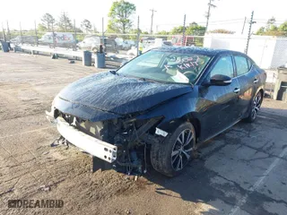 2017 Nissan Maxima SR with VIN 1N4AA6AP3HC453027, listed as a IAAI auction lot 41965266 with 42,073 mi miles. Bid and sale history available at carsss.com. Image 2.