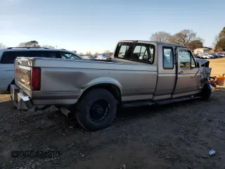 1993 Ford F-250 with VIN 1FTHX25M2PKB23111, listed as a Copart auction lot 42396685 with 0 mi miles and Salvage Title. Bid and sale history available at carsss.com. Image 3.