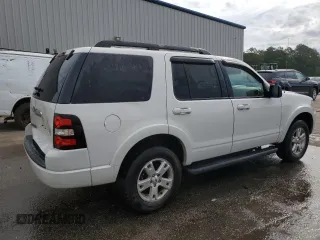2010 Ford Explorer XLT z VIN 1FMEU6DE2AUA60922, wystawiony jako Copart lot #53332555 z przebiegiem 239 061 mil mil oraz Szkoda całkowita • Salvage title. Historia ofert i sprzedaży dostępna na DreamBid. Obrazek 3.