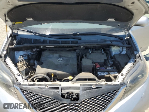 2015 Toyota Sienna SE z VIN 5TDXK3DC4FS632505, wystawiony jako Copart lot #63234885 z przebiegiem 86 847 mil mil oraz Czysty tytuł • Clean title. Historia ofert i sprzedaży dostępna na DreamBid. Obrazek 12.