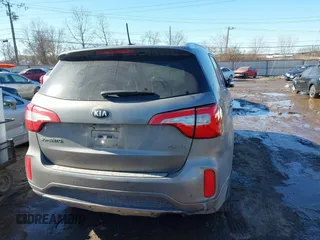 2015 Kia Sorento SX with VIN 5XYKWDA77FG647122, listed as a IAAI auction lot 41416613 with 157,677 mi miles. Bid and sale history available at carsss.com. Image 17.