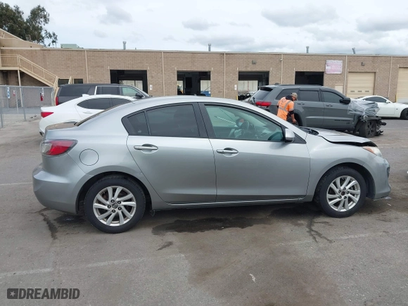 2013 Mazda Mazda3 i Grand Touring with VIN JM1BL1WP0D1790992, listed as a IAAI auction lot 41986869 with 249,902 mi miles. Bid and sale history available at carsss.com. Image 13.