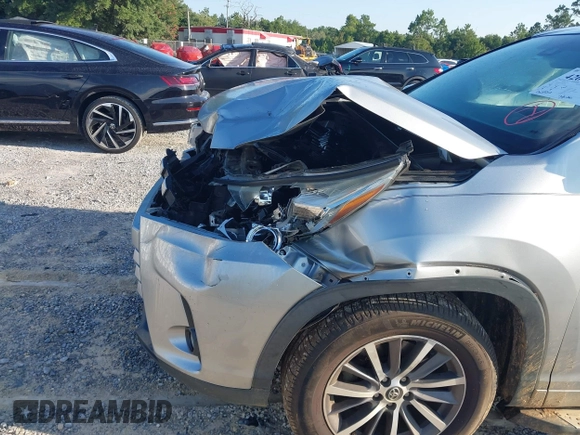 2018 Toyota Highlander SE with VIN 5TDKZRFH7JS531369, listed as a IAAI auction lot 42671645 with 130,222 mi miles and . Bid and sale history available at DreamBid. Image 6.