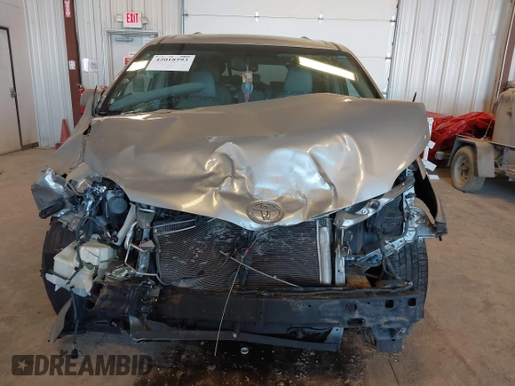2015 Toyota Sienna XLE with VIN 5TDYK3DCXFS534633, listed as a IAAI auction lot 42018593 with 128,421 mi miles. Bid and sale history available at carsss.com. Image 6.