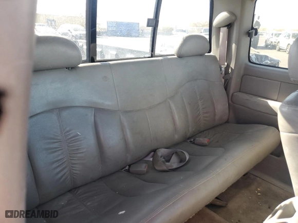 2000 Chevrolet Silverado 1500 LT with VIN 1GCEK19T3YE128282, listed as a Copart auction lot 44359805 with 153,728 mi miles and Salvage Title. Bid and sale history available at carsss.com. Image 10.