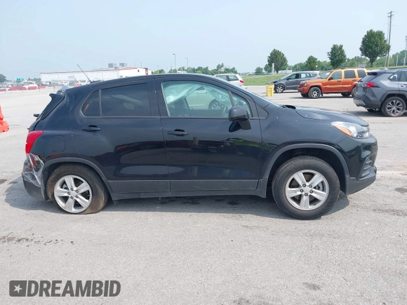 2022 Chevrolet Trax LS with VIN KL7CJNSM8NB550157, listed as a IAAI auction lot 39952108 with 17,287 mi miles. Bid and sale history available at carsss.com. Image 13.