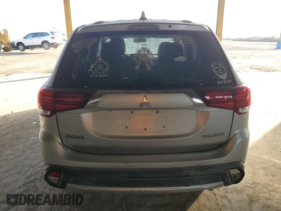 2018 Mitsubishi Outlander ES z VIN JA4AZ3A36JZ042328, wystawiony jako Copart lot #85902994 z przebiegiem 129 936 mil mil oraz Szkoda całkowita • Salvage title. Historia ofert i sprzedaży dostępna na DreamBid. Obrazek 6.