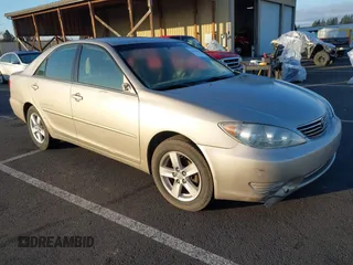 2005 Toyota Camry STD z VIN 4T1BE32KX5U015451, wystawiony jako IAAI lot #41426370 z przebiegiem 255 358 mil mil oraz . Historia ofert i sprzedaży dostępna na DreamBid. Obrazek 1.