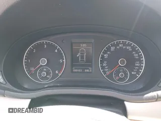 2013 Volkswagen Passat SE z VIN 1VWBN7A3XDC072918, wystawiony jako IAAI lot #42381396 z przebiegiem 180 103 mil mil oraz . Historia ofert i sprzedaży dostępna na DreamBid. Obrazek 7.