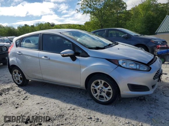 2015 Ford Fiesta SE z VIN 3FADP4EJ3FM115449, wystawiony jako Copart lot #57408015 z przebiegiem 175 083 mil mil oraz Czysty tytuł • Clean title. Historia ofert i sprzedaży dostępna na DreamBid. Obrazek 4.