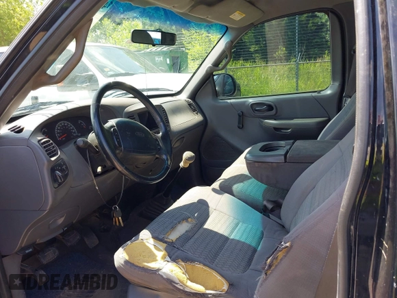 2002 Ford F-150 XL z VIN 1FTRF17292NA08851, wystawiony jako IAAI lot #42559503 z przebiegiem Nie podano mil oraz . Historia ofert i sprzedaży dostępna na DreamBid. Obrazek 8.