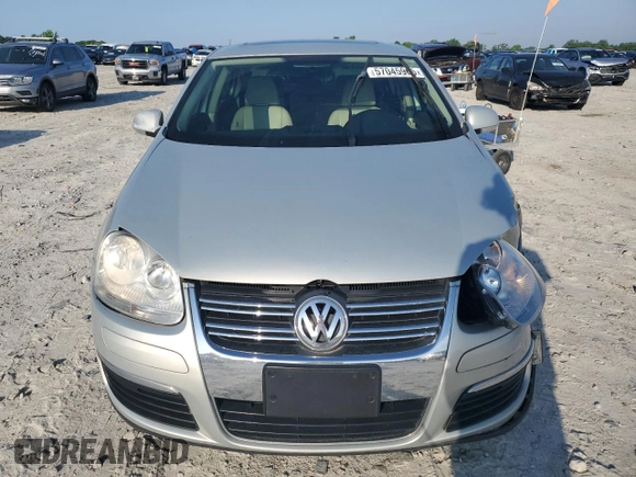 2010 Volkswagen Jetta SE with VIN 3VWRX7AJ1AM048637, listed as a Copart auction lot 57045965 with 158,297 mi miles and Salvage title. Bid and sale history available at DreamBid. Image 5.