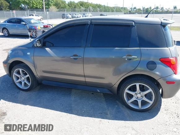 2005 Scion xA z VIN JTKKT624450127059, wystawiony jako IAAI lot #41828241 z przebiegiem 173 352 mil mil oraz . Historia ofert i sprzedaży dostępna na DreamBid. Obrazek 14.