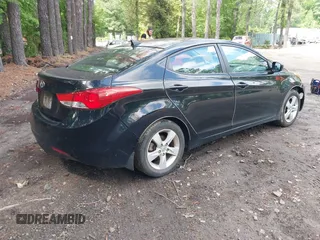2013 Hyundai Elantra GLS z VIN KMHDH4AE0DU545363, wystawiony jako IAAI lot #42281675 z przebiegiem 129 249 mil mil oraz . Historia ofert i sprzedaży dostępna na DreamBid. Obrazek 4.