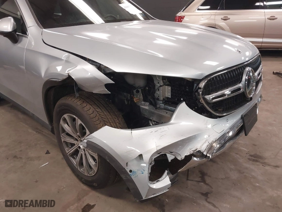 2025 Mercedes-Benz GLC with VIN W1NKM4HB5SF257609, listed as a IAAI auction lot 41680577 with 1,152 mi miles. Bid and sale history available at carsss.com. Image 6.