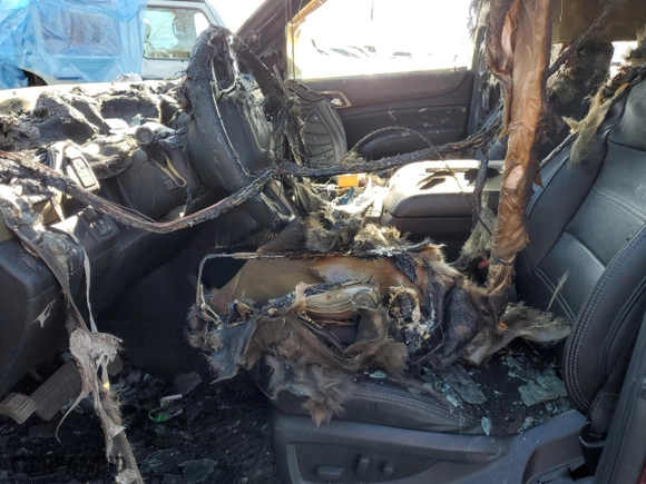 2020 GMC Yukon XL Denali with VIN 1GKS1HKJ4LR166469, listed as a Copart auction lot 43768735 with 0 mi miles and Salvage Title. Bid and sale history available at carsss.com. Image 7.