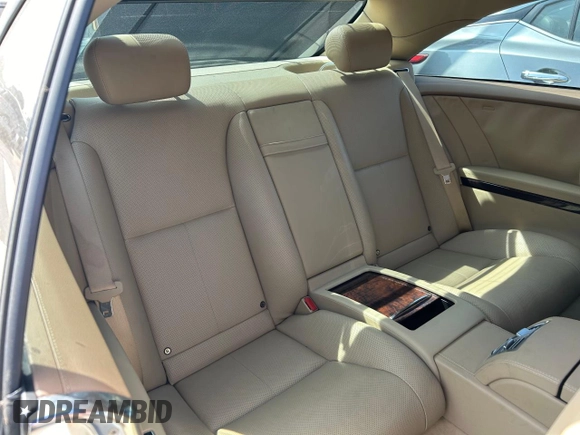 2010 Mercedes-Benz CL 550 z VIN WDDEJ8GB7AA025620, wystawiony jako Copart lot #73417454 z przebiegiem 193 339 mil mil oraz Czysty tytuł • Clean title. Historia ofert i sprzedaży dostępna na DreamBid. Obrazek 6.