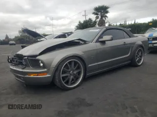 2005 Ford Mustang GT Deluxe с VIN 1ZVFT85H455252176, выставлен на аукционе Copart как лот 53189305 с пробегом 45 640 миль миль и Списание • Salvage title. История ставок и продаж доступна на DreamBid. Изображение 1.