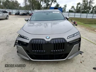 2024 BMW 7 Series 740i xDrive with VIN WBA33EH05RCS19146, listed as a Copart auction lot 45512345 with 22,825 mi miles and Salvage Title. Bid and sale history available at carsss.com. Image 5.
