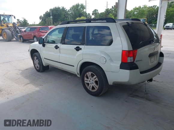 2004 Mitsubishi Endeavor LS z VIN 4A4MM21S54E043137, wystawiony jako IAAI lot #42257625 z przebiegiem 169 358 mil mil oraz . Historia ofert i sprzedaży dostępna na DreamBid. Obrazek 3.
