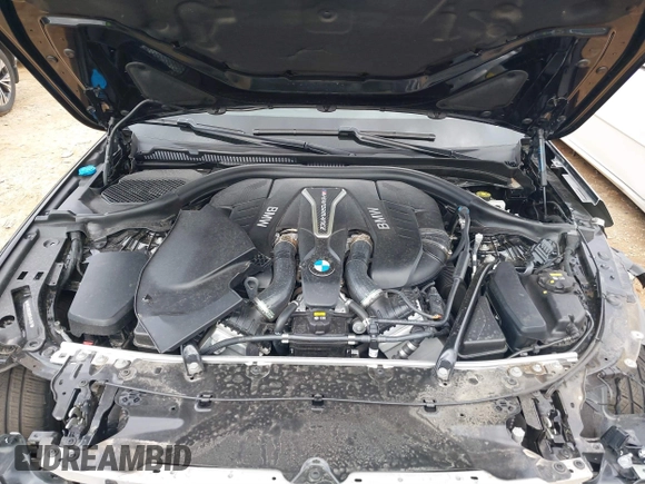 2019 BMW 5 Series M550i xDrive with VIN WBAJB9C56KB464957, listed as a IAAI auction lot 41729334 with Not provided miles and . Bid and sale history available at DreamBid. Image 10.