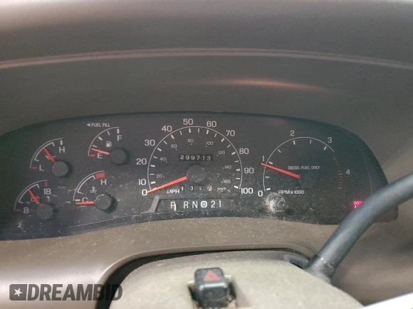 2001 Ford Excursion Limited z VIN 1FMSU43F81EC12990, wystawiony jako Copart lot #56883255 z przebiegiem 299 713 mil mil oraz Tytuł czysty. Historia ofert i sprzedaży dostępna na DreamBid. Obrazek 9.