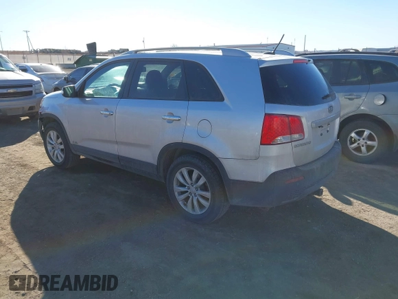2011 Kia Sorento LX with VIN 5XYKTDA2XBG066656, listed as a IAAI auction lot 41624350 with 166,330 mi miles. Bid and sale history available at carsss.com. Image 3.