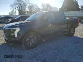 2024 Ford F-150 Lightning XLT z VIN 1FTVW3LK1RWG18473, wystawiony jako Copart lot #86523084 z przebiegiem 6 824 mil mil oraz Szkoda całkowita • Salvage title. Historia ofert i sprzedaży dostępna na DreamBid. Obrazek 1.