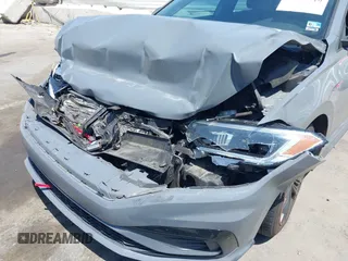 2019 Volkswagen Jetta GLI S z VIN 3VW6T7BU9KM153175, wystawiony jako IAAI lot #42099719 z przebiegiem 90 608 mil mil oraz . Historia ofert i sprzedaży dostępna na DreamBid. Obrazek 6.