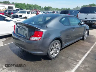 2011 Scion tC z VIN JTKJF5C75B3011644, wystawiony jako IAAI lot #42178185 z przebiegiem 108 187 mil mil oraz . Historia ofert i sprzedaży dostępna na DreamBid. Obrazek 4.