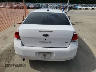 2008 Ford Focus SE z VIN 1FAHP35N18W272057, wystawiony jako Copart lot #59867425 z przebiegiem 293 894 mil mil oraz Szkoda całkowita • Salvage title. Historia ofert i sprzedaży dostępna na DreamBid. Obrazek 6.