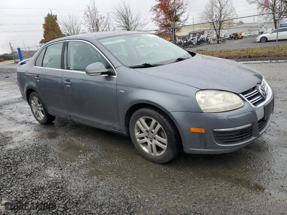 2007 Volkswagen Jetta Sedan Wolfsburg Edition with VIN 3VWEF71K17M191736, listed as a Copart auction lot 83810774 with 158,213 mi miles and Salvage Title. Bid and sale history available at carsss.com. Image 4.