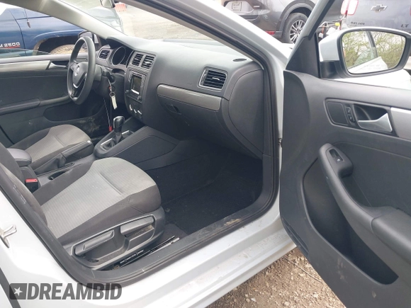 2017 Volkswagen Jetta S с VIN 3VW2B7AJ3HM384428, выставлен на аукционе IAAI как лот 41942676 с пробегом 57 167 миль миль и . История ставок и продаж доступна на DreamBid. Изображение 5.