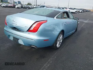 2013 Jaguar XJ with VIN SAJWA2GB2DLV40403, listed as a IAAI auction lot 41906194 with 1 mi miles. Bid and sale history available at carsss.com. Image 4.