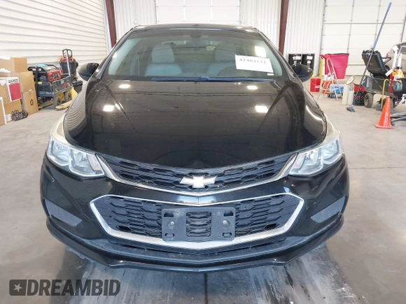 2017 Chevrolet Cruze LS z VIN 1G1BC5SM4H7270275, wystawiony jako IAAI lot #42484111 z przebiegiem 90 589 mil mil oraz . Historia ofert i sprzedaży dostępna na DreamBid. Obrazek 12.