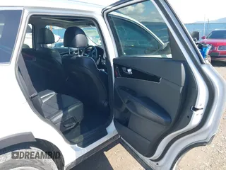 2019 Kia Sorento EX z VIN 5XYPHDA59KG606743, wystawiony jako IAAI lot #42110881 z przebiegiem 98 614 mil mil oraz . Historia ofert i sprzedaży dostępna na DreamBid. Obrazek 8.