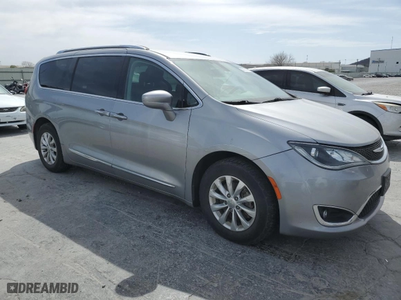 2018 Chrysler Pacifica Touring L with VIN 2C4RC1BG2JR217233, listed as a Copart auction lot 50174145 with NaN miles and Clean Title. Bid and sale history available at carsss.com. Image 4.