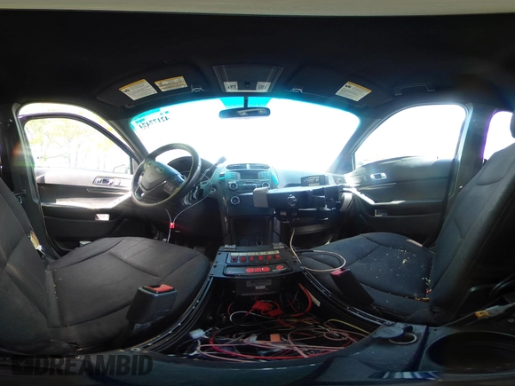 2016 Ford Police Interceptor Utility z VIN 1FM5K8AR3GGB36826, wystawiony jako IAAI lot #42177474 z przebiegiem 65 464 mil mil oraz . Historia ofert i sprzedaży dostępna na DreamBid. Obrazek 18.