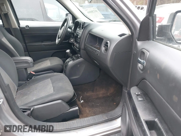 2015 Jeep Patriot Altitude Edition with VIN 1C4NJPBA8FD399095, listed as a IAAI auction lot 41236068 with 119,298 mi miles. Bid and sale history available at carsss.com. Image 5.